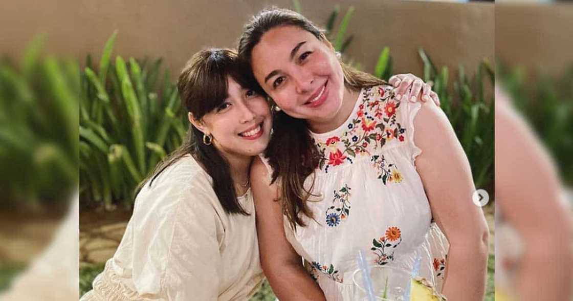 Dani Barretto gushes at Marjorie Barretto's vampire-like face: "Mom doesnt age"