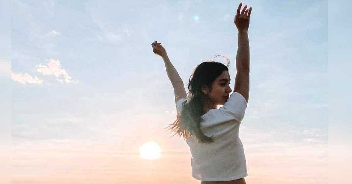 Julia Barretto, iiwan ang showbiz para sa normal na pamumuhay; pangarap ang tahimik at simpleng buhay Julia Barretto, iiwan ang showbiz para sa normal na pamumuhay; pangarap ang tahimik at simpleng buhay