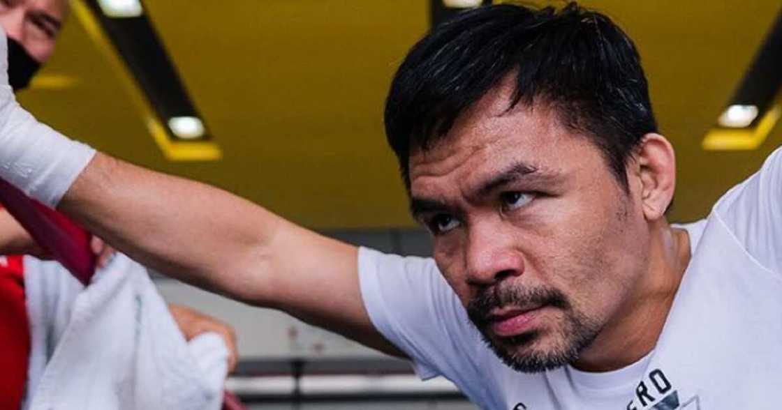 Amerikanong nanlilimos, emosyonal nang bigyan ng pera ni Manny Pacquiao Amerikanong nanlilimos, emosyonal nang bigyan ng pera ni Manny Pacquiao