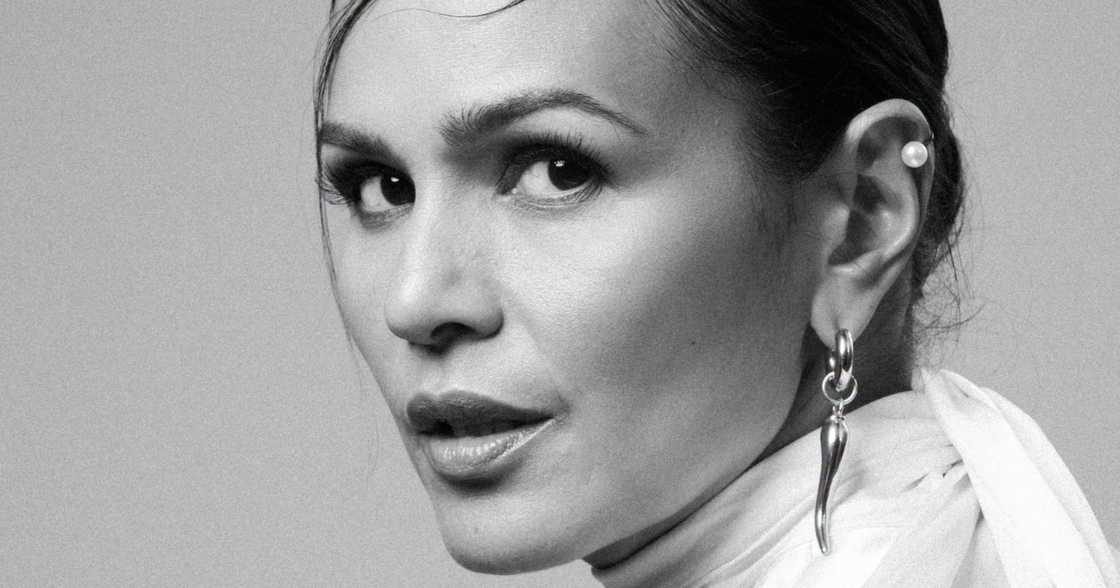Iza Calzado, nagbahagi ng taos-pusong birthday reflection kalakip ng naggagandahang portraits (Photo: @janvmayo via @missizacalzado)