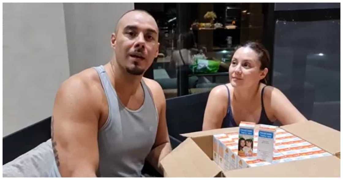 Team Kramer, namigay ng paracetamol syrup sa mga nangangailangan nito Team Kramer, namigay ng paracetamol syrup sa mga nangangailangan nito