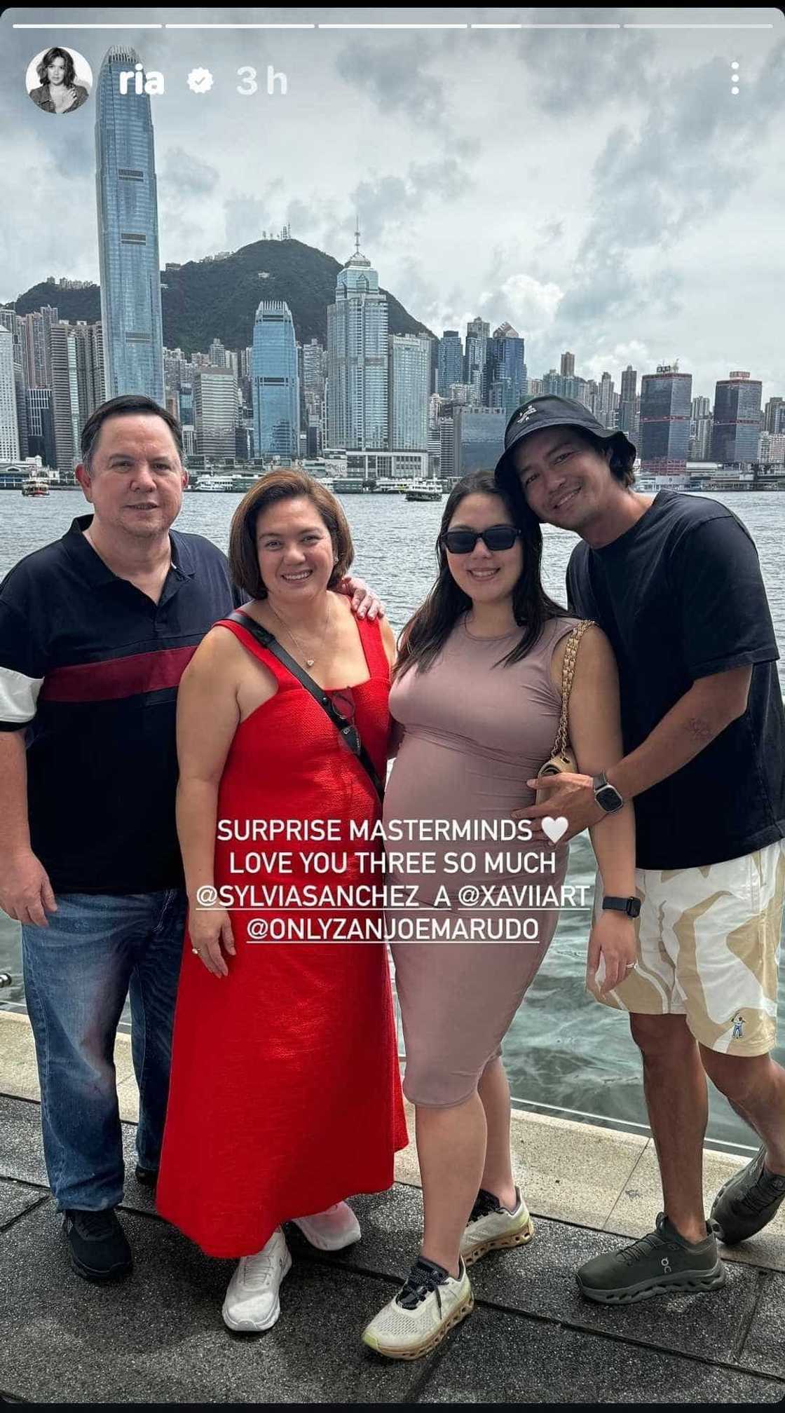 Ria Atayde shows baby bump in lovely photo with parents, Zanjoe Marudo