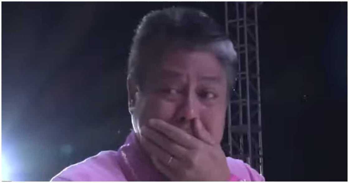 Sen. Kiko Pangilinan, naluha nang i-surpresa ng mga farmers ng Pampanga Sen. Kiko Pangilinan, naluha nang i-surpresa ng mga farmers ng Pampanga
