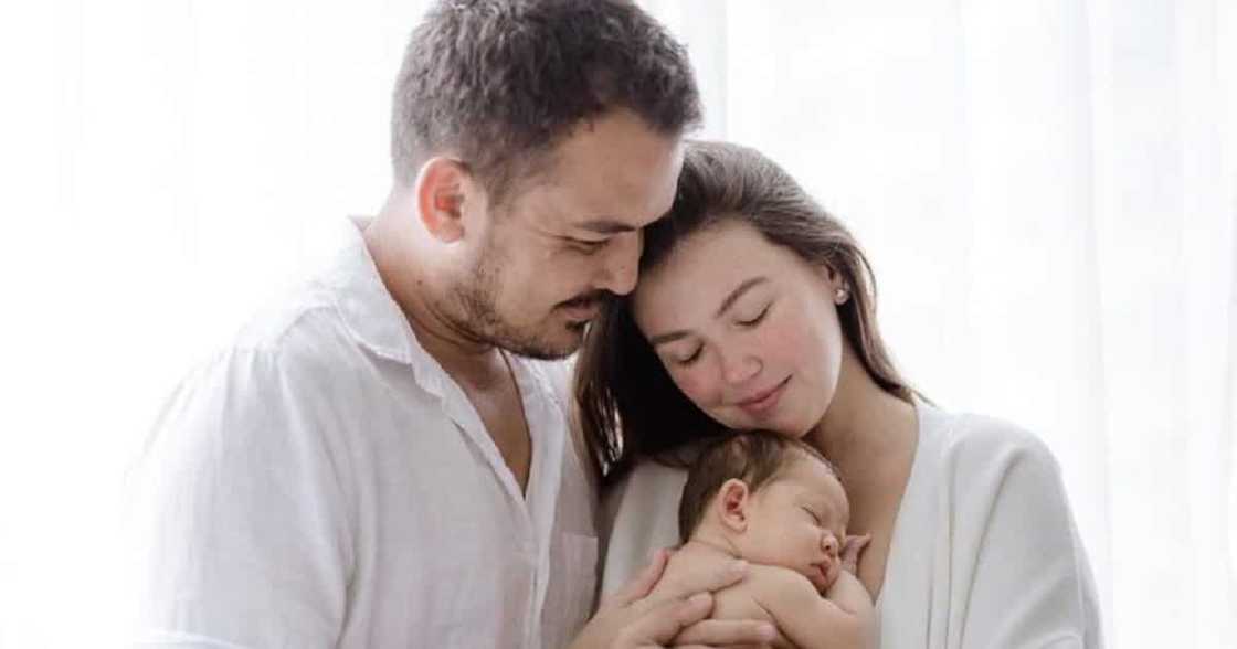 Angelica Panganiban’s first family portraits (Cocoon Studios PH / @iamangelicap) Angelica Panganiban’s first family portraits (Cocoon Studios PH / @iamangelicap)