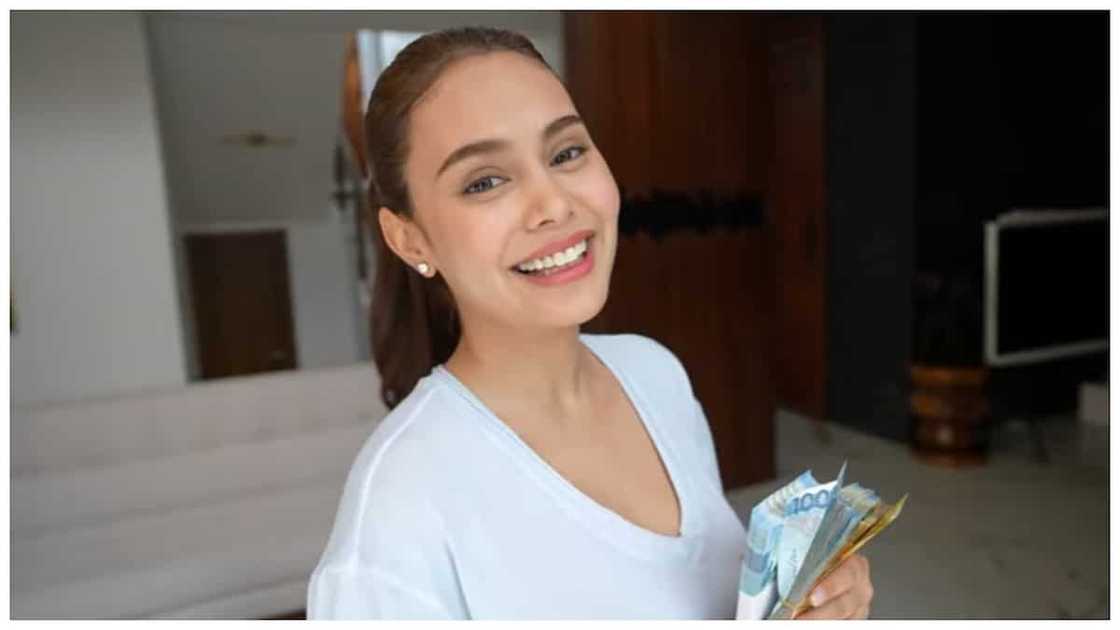 Ivana Alawi, naging street vendor for a day; namahagi pa rin ng biyaya Ivana Alawi, naging street vendor for a day; namahagi pa rin ng biyaya