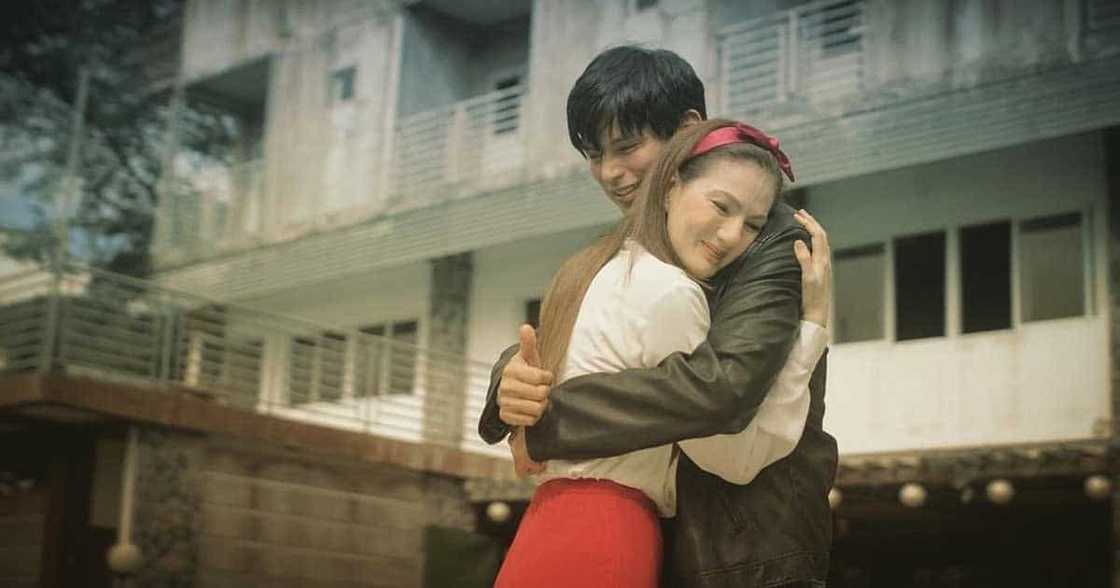 Zoren Legaspi, tinawag na “my rock and my savior” ni Carmina Villarroel: “Cheers tatay! I love you so much!” Zoren Legaspi, tinawag na “my rock and my savior” ni Carmina Villarroel: “Cheers tatay! I love you so much!”