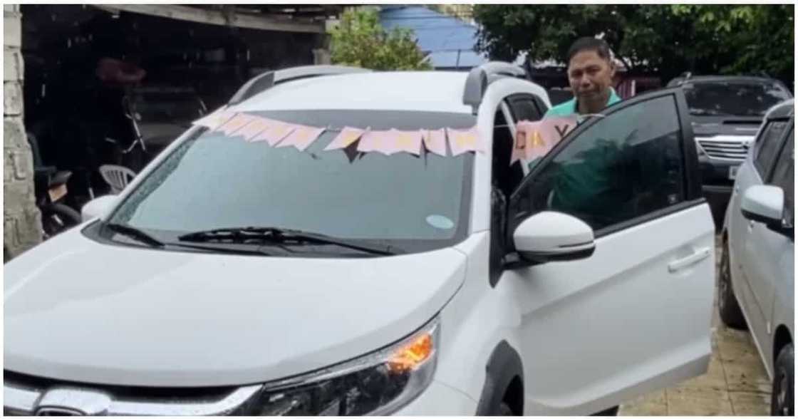 Anak, pinalitan ang kotse na naibenta noon ng ama para sa kanyang pag-aaral Anak, pinalitan ang kotse na naibenta noon ng ama para sa kanyang pag-aaral
