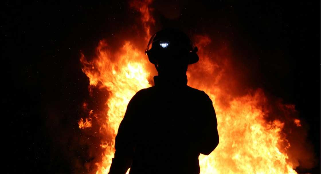 Away mag-asawa sinundan ng trahedya; Ina at tatlong anak, patay sa sunog sa Bulacan Away mag-asawa sinundan ng trahedya; Ina at tatlong anak, patay sa sunog sa Bulacan