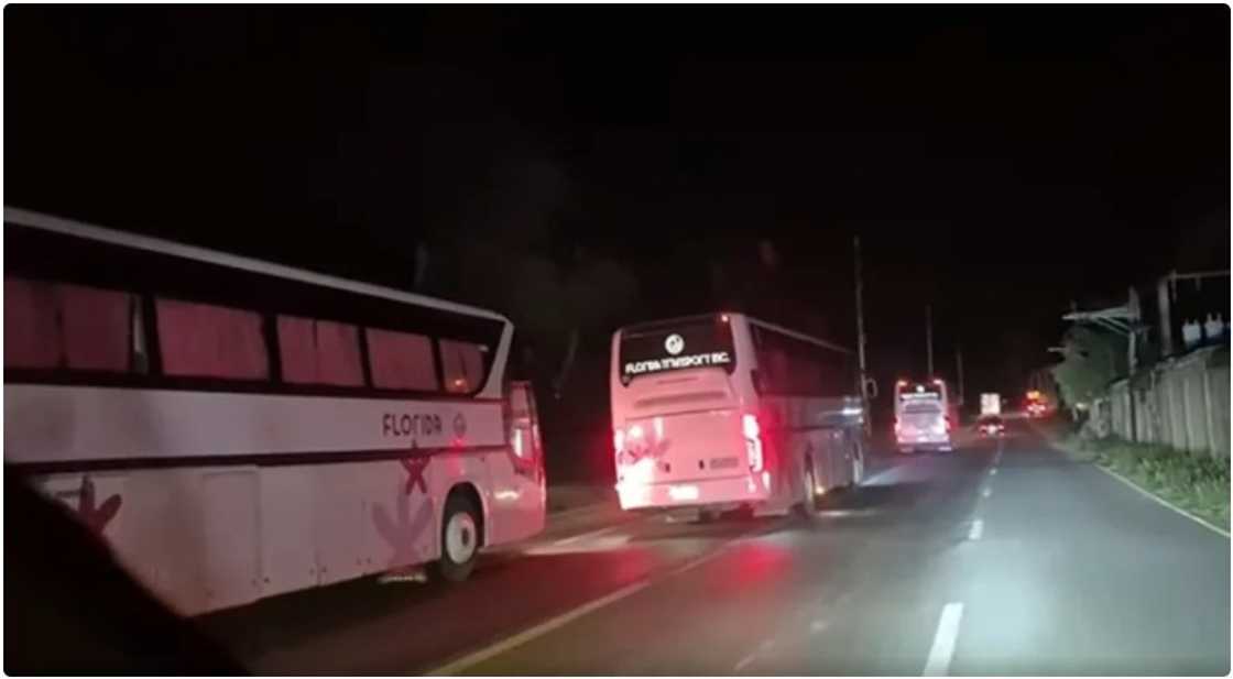 Viral 'racing' video ng Florida buses, nauwi sa suspensyon ng 15 bus Viral 'racing' video ng Florida buses, nauwi sa suspensyon ng 15 bus