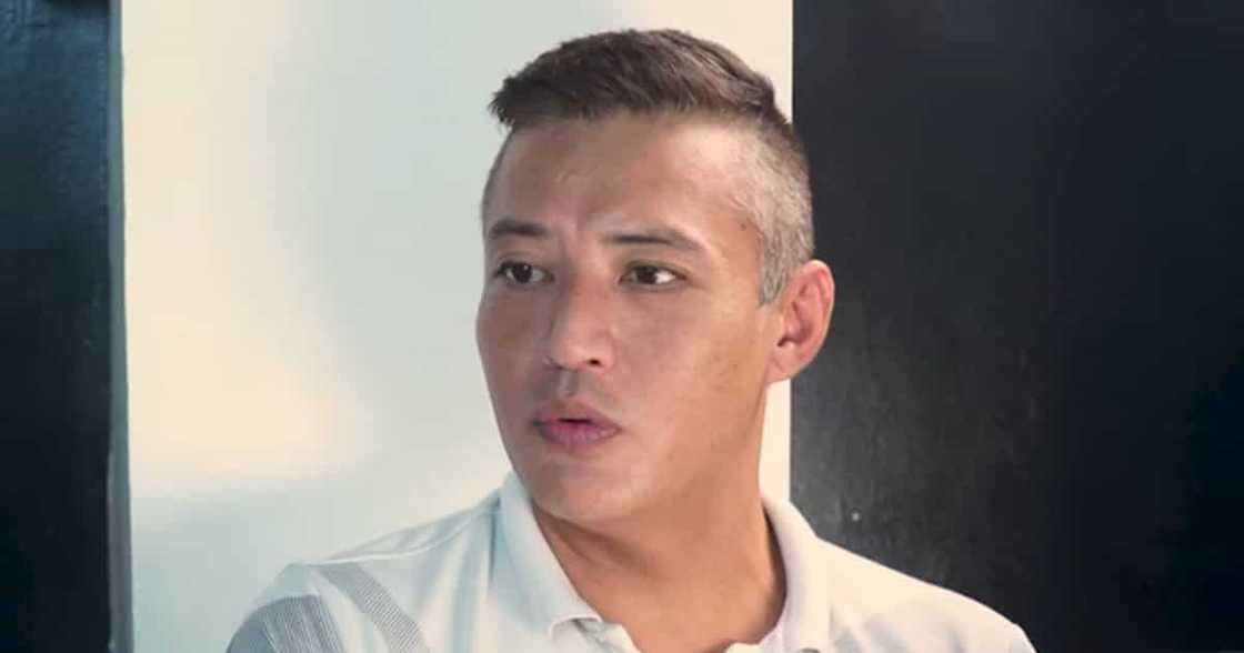 Mark Anthony Fernandez, nilinaw ang viral photo niya kasama ang lady guards: "Sana totoo" Mark Anthony Fernandez, nilinaw ang viral photo niya kasama ang lady guards: "Sana totoo"