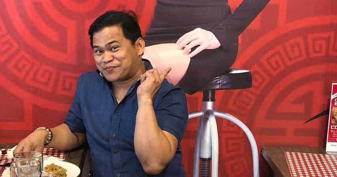 Ogie Diaz, umalma sa aniya'y scammer na nagsabing nagi-endorso raw siya ng damit panloob: “Di po ako dyuts” Ogie Diaz, umalma sa aniya'y scammer na nagsabing nagi-endorso raw siya ng damit panloob: “Di po ako dyuts”