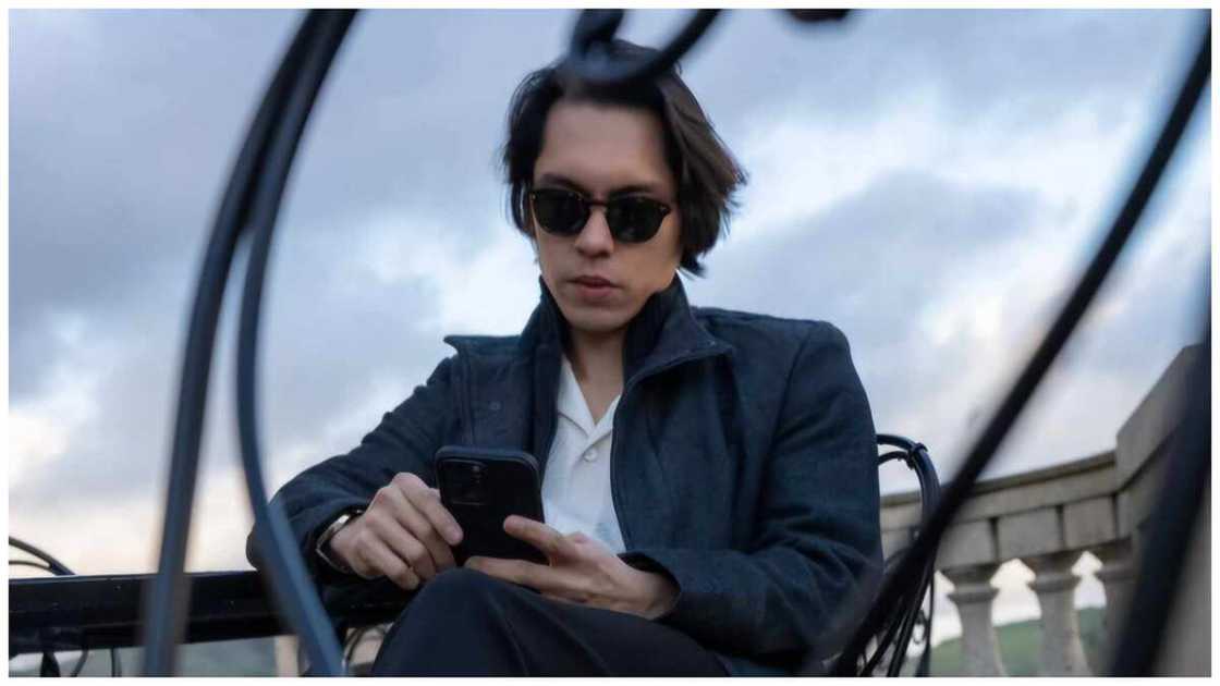 Carlo Aquino, may nakakaintrigang post na isang Japanese phrase Carlo Aquino, may nakakaintrigang post na isang Japanese phrase