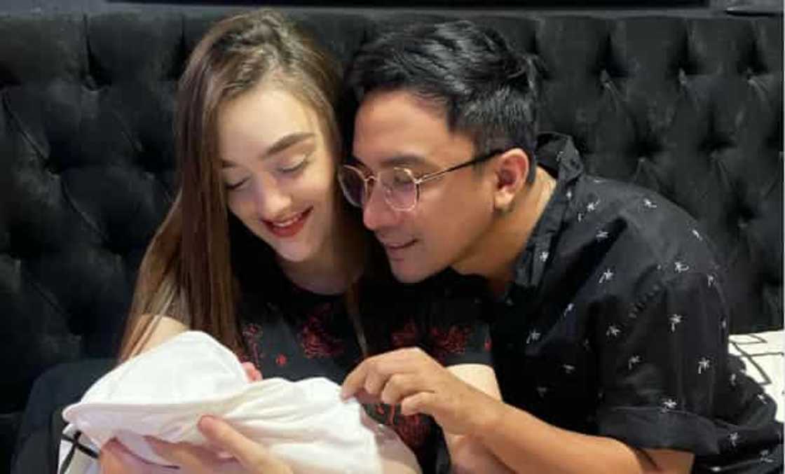 Jomar Lovena, binahagi ang video na "face reveal" ng anak niyang si Baby Sety Jomar Lovena, binahagi ang video na "face reveal" ng anak niyang si Baby Sety
