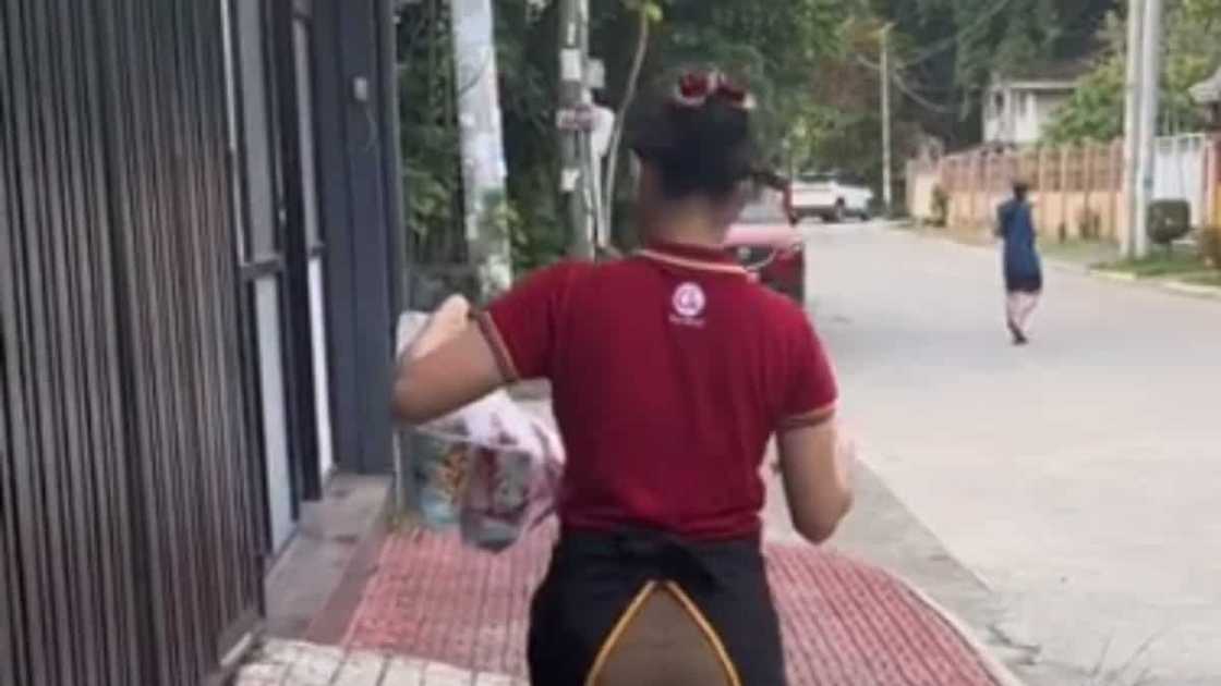 Chowking, naglabas na ng pahayag ukol sa nagbabahay-bahay nilang empleyado Chowking, naglabas na ng pahayag ukol sa nagbabahay-bahay nilang empleyado