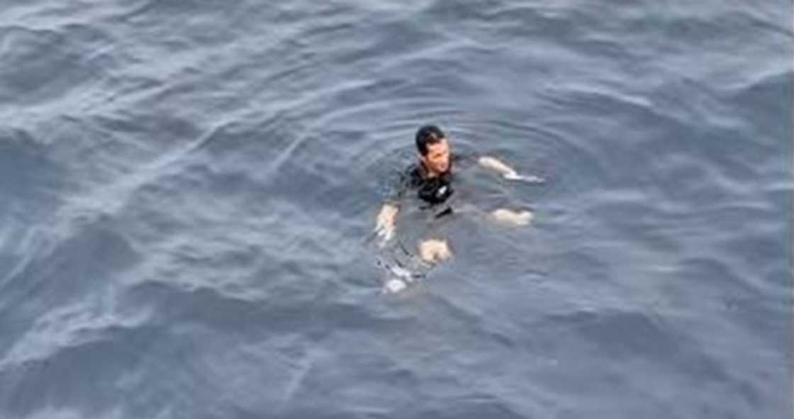 Lalaki nasagip matapos magpalutang-lutang sa dagat malapit sa Calapan City