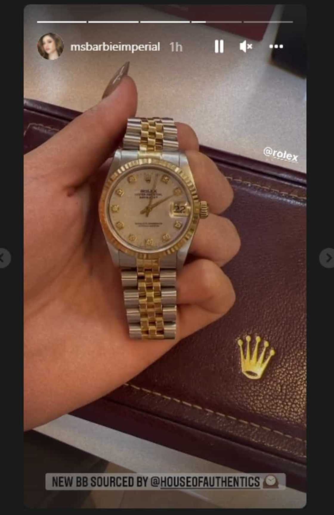 Barbie Imperial, ipinakita ang kanyang bagong mamahaling relo: "new bb" Barbie Imperial, ipinakita ang kanyang bagong mamahaling relo: "new bb"