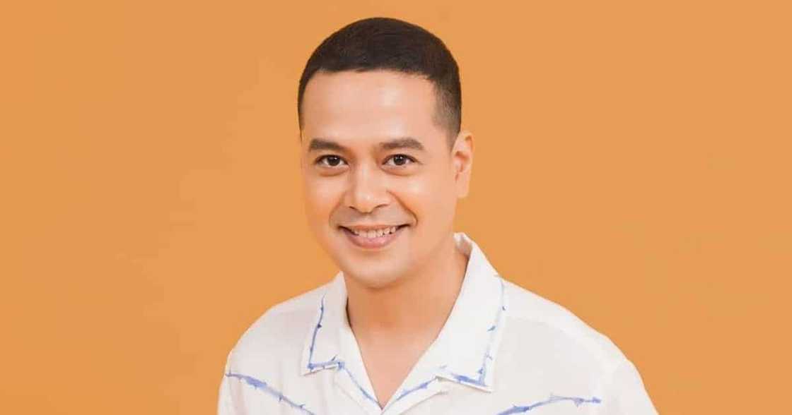 John Lloyd Cruz meets with GMA Executive Annette Gozon-Valdes John Lloyd Cruz meets with GMA Executive Annette Gozon-Valdes