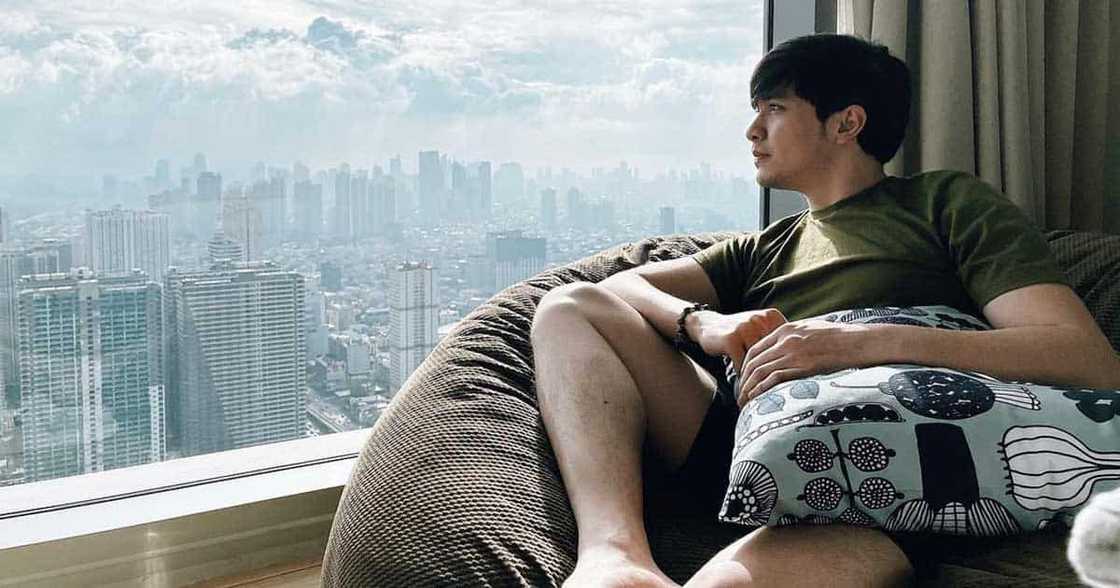 Alden Richards, nangakong tutulong sa mga biktima ng bagyong Odette sa pagpapagawa ng kanilang mga bahay Alden Richards, nangakong tutulong sa mga biktima ng bagyong Odette sa pagpapagawa ng kanilang mga bahay