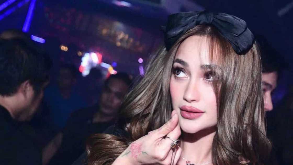 Arci Muñoz, ibinahagi paano siya nanakawan ng credit card sa isang business class trip Arci Muñoz, ibinahagi paano siya nanakawan ng credit card sa isang business class trip