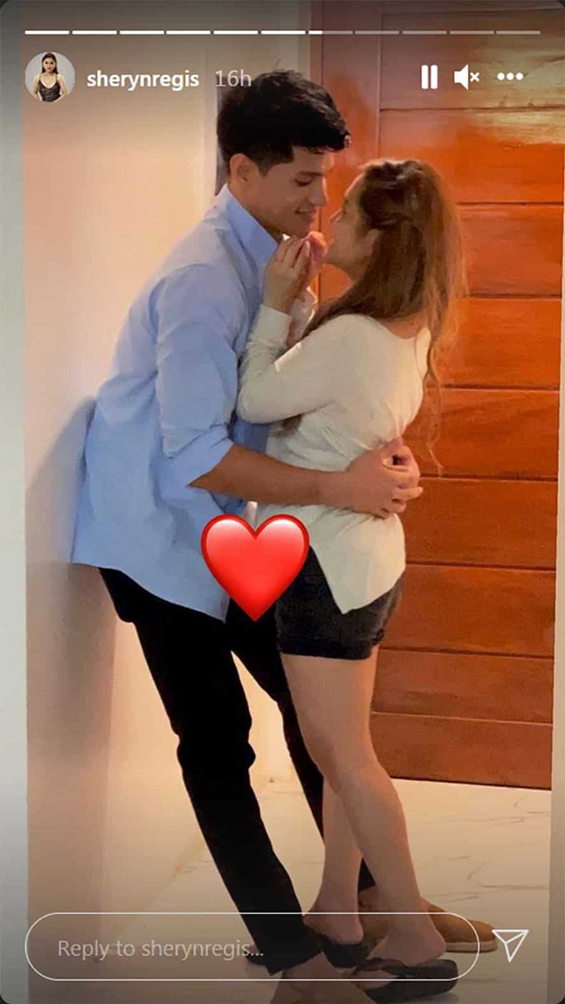 Sweet photo nina Sheryn Regis at Vin Abrenica, pinagpi-pyestahan ng netizens Sweet photo nina Sheryn Regis at Vin Abrenica, pinagpi-pyestahan ng netizens