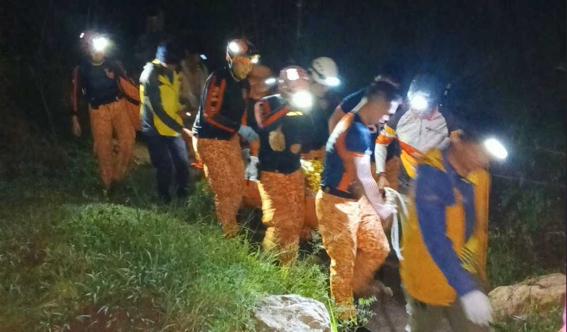 Hiker sa Mt. Apo nilinaw ang tunay na nangyari sa pagbagsak sa White Sand area Hiker sa Mt. Apo nilinaw ang tunay na nangyari sa pagbagsak sa White Sand area
