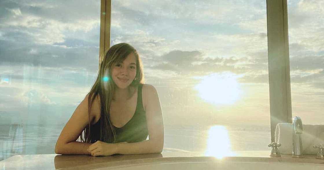 Julia Montes, hinangaan ang galing sa pag-arte kahit walang script at on-the-spot ang eksena Julia Montes, hinangaan ang galing sa pag-arte kahit walang script at on-the-spot ang eksena