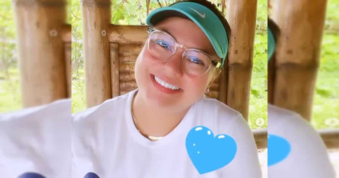 Karla Estrada, di ininda ang ulan sa Tacloban rally; itinuloy ang pangangampanya Karla Estrada, di ininda ang ulan sa Tacloban rally; itinuloy ang pangangampanya
