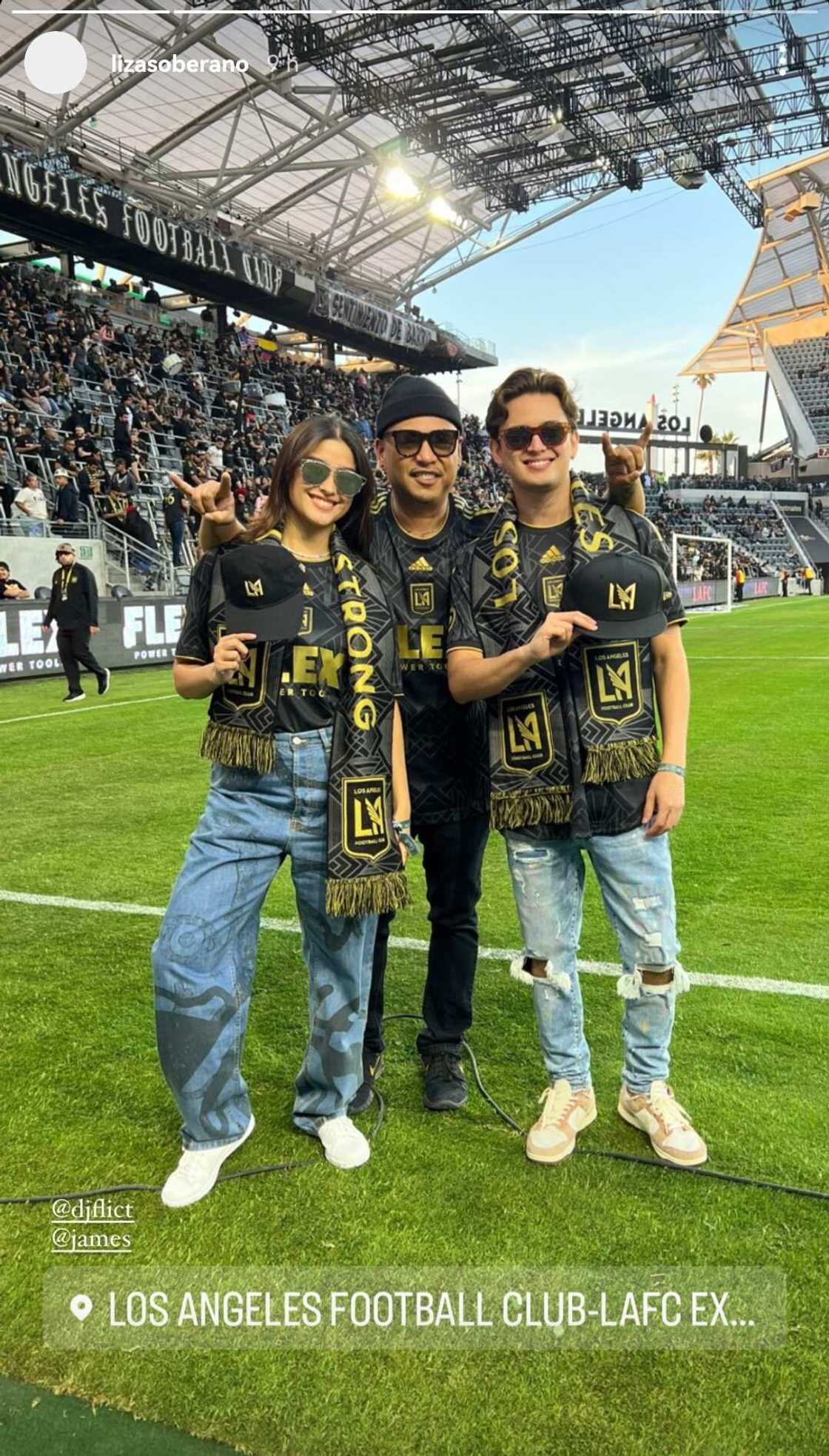Liza Soberano, James Reid spotted hanging out with their friends in Los Angeles Liza Soberano, James Reid spotted hanging out with their friends in Los Angeles
