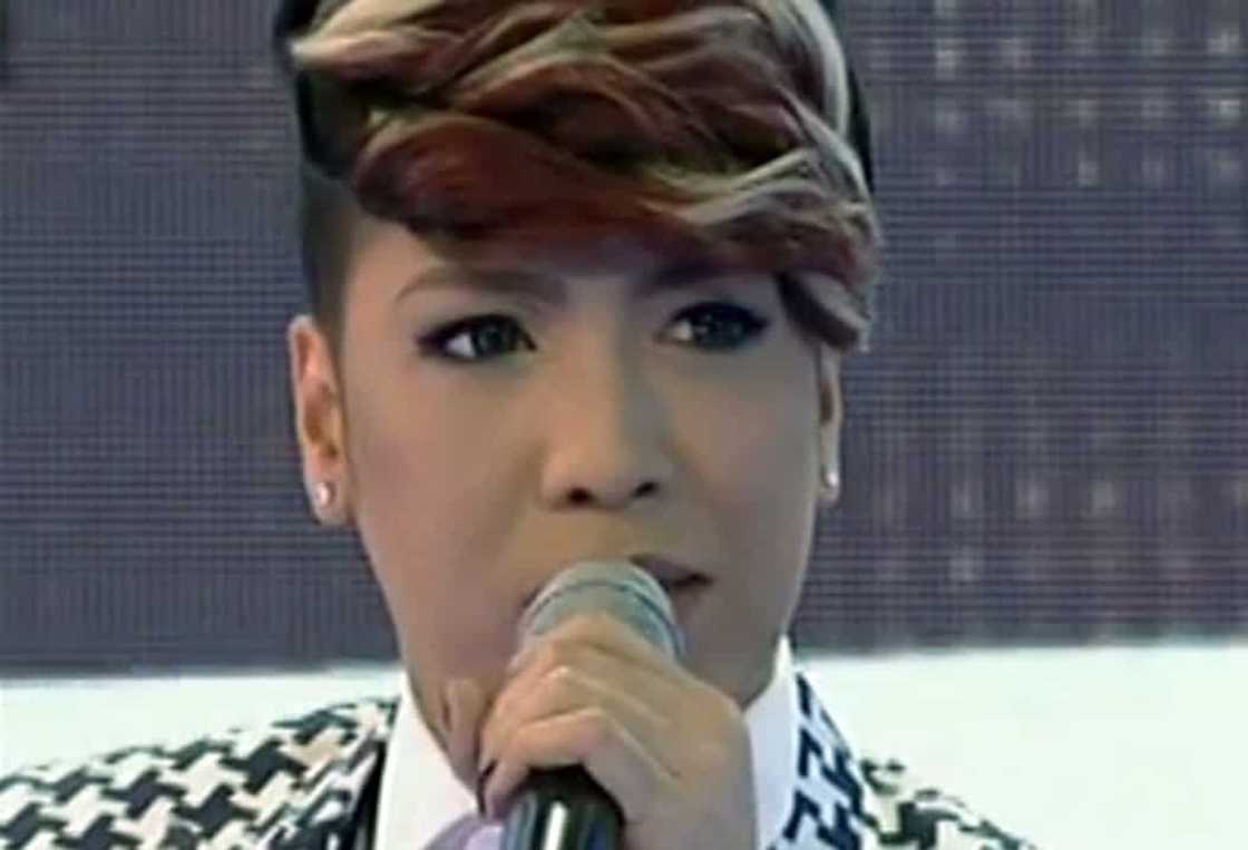 Vice Ganda breaks down in tears while hosting ‘It’s Showtime’ Vice Ganda breaks down in tears while hosting ‘It’s Showtime’