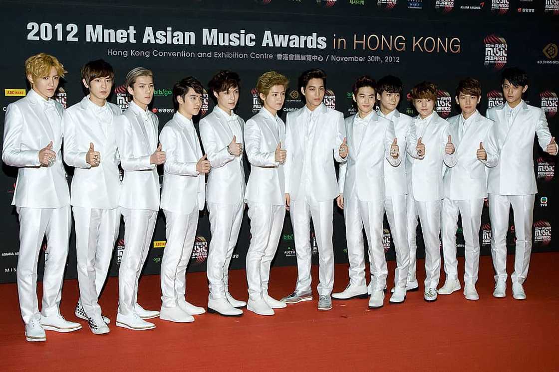 EXO members EXO members