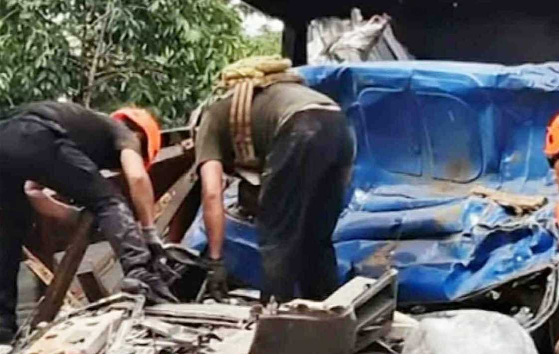 Dump truck na nawalan ng preno, dumiretso sa dalawang bahay; 2 patay, 1 sugatan Dump truck na nawalan ng preno, dumiretso sa dalawang bahay; 2 patay, 1 sugatan