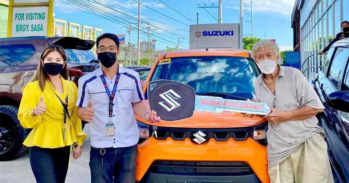 Viral lolo na bumili ng kotse in cash, naikwento ang simpleng buhay mag-isa Viral lolo na bumili ng kotse in cash, naikwento ang simpleng buhay mag-isa