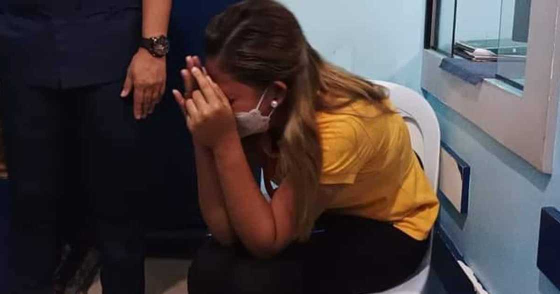 Single mom na nagnakaw ng balloons para sa birthday ng anak, umani ng simpatya Single mom na nagnakaw ng balloons para sa birthday ng anak, umani ng simpatya