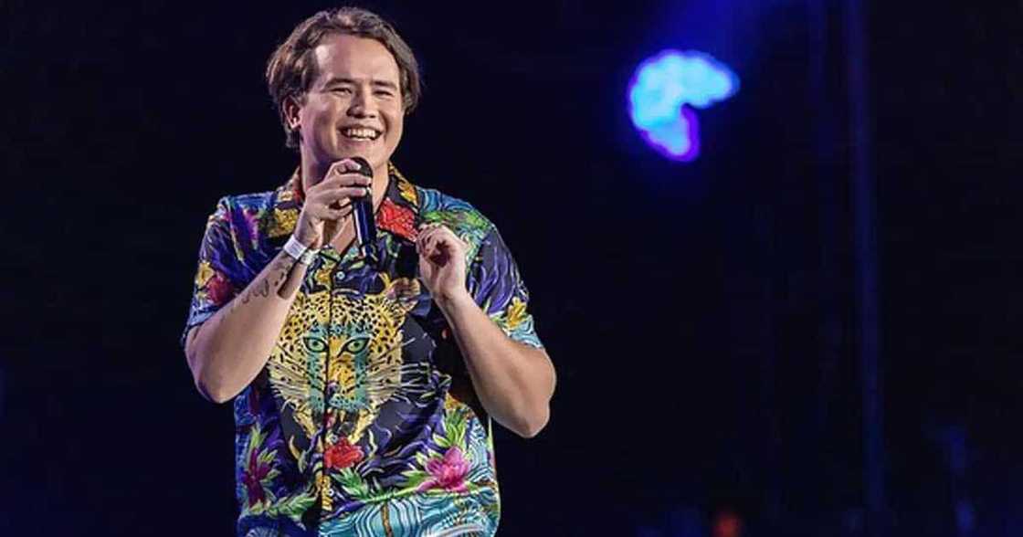 JK Labajo, video ng performance kung saan binago niya lyrics ng ‘Buwan’, viral: “Ako’y sa yo, ika’y di akin” JK Labajo, video ng performance kung saan binago niya lyrics ng ‘Buwan’, viral: “Ako’y sa yo, ika’y di akin”