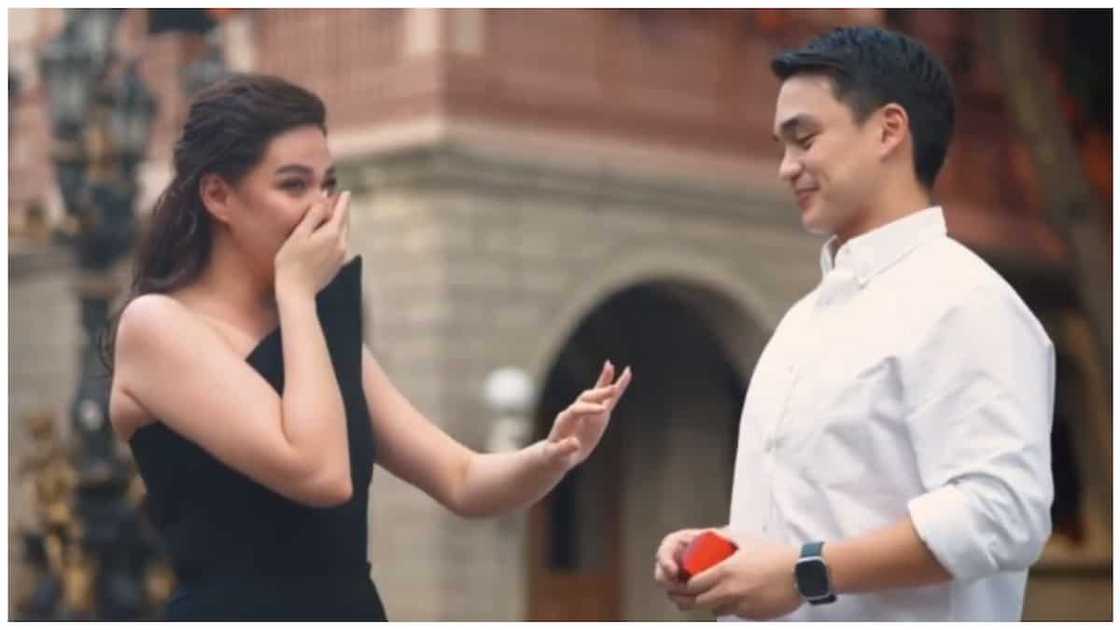 Bea Alonzo, napansin ng netizens na suot muli umano ang engagement ring kay Dominic Bea Alonzo, napansin ng netizens na suot muli umano ang engagement ring kay Dominic