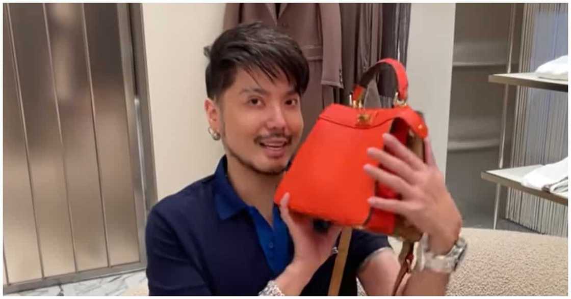 Wilbert Tolentino, mamahaling 'one of a kind' bag ang birthday gift kay Jelai Andres Wilbert Tolentino, mamahaling 'one of a kind' bag ang birthday gift kay Jelai Andres