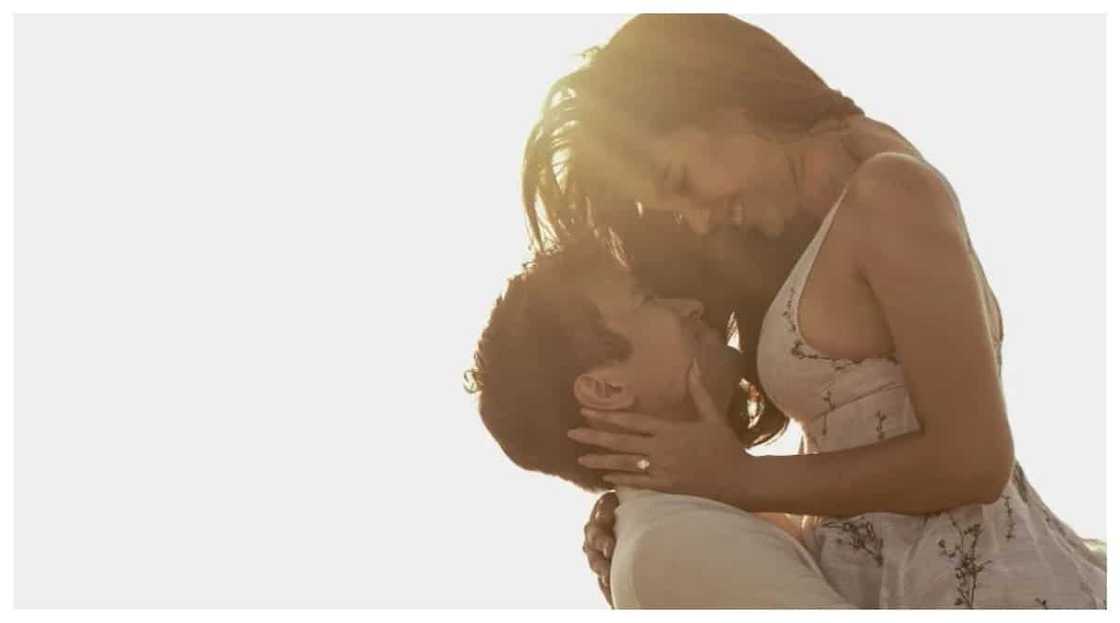 Catriona Gray shows photos of her engagement shoot with Sam Milby @catrionagray