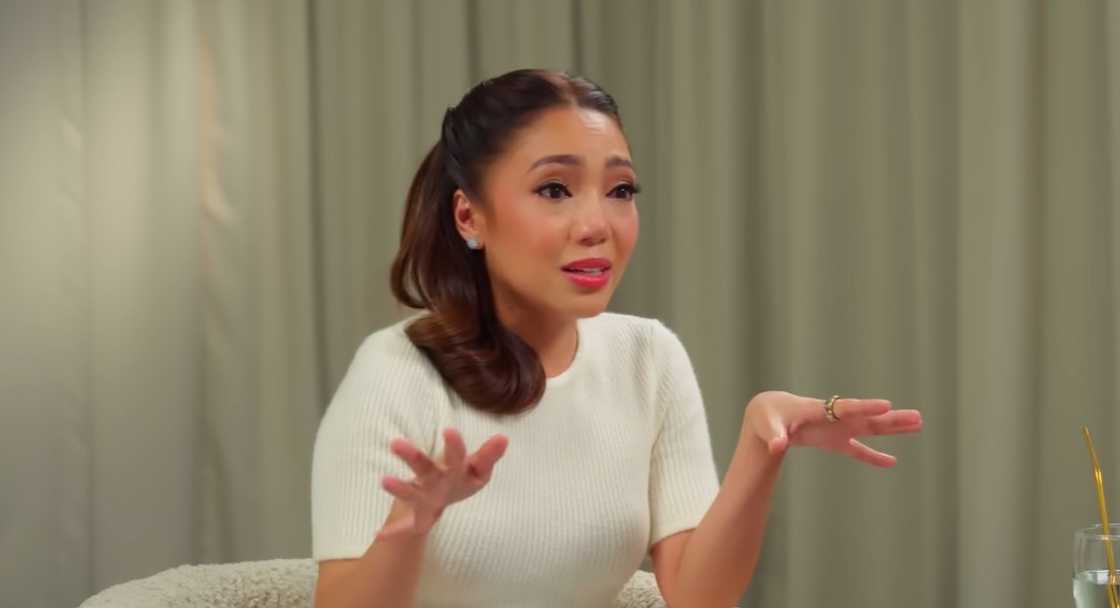 Jona, emosyonal na ibinunyag ang madilim na sikreto ng kaniyang pagkabata Jona, emosyonal na ibinunyag ang madilim na sikreto ng kaniyang pagkabata