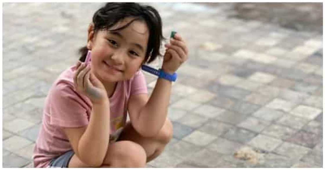 Netizens, naantig sa request ni Scarlet Snow Belo sa kanyang magulang na mamigay ng pagkain sa mga tao Netizens, naantig sa request ni Scarlet Snow Belo sa kanyang magulang na mamigay ng pagkain sa mga tao