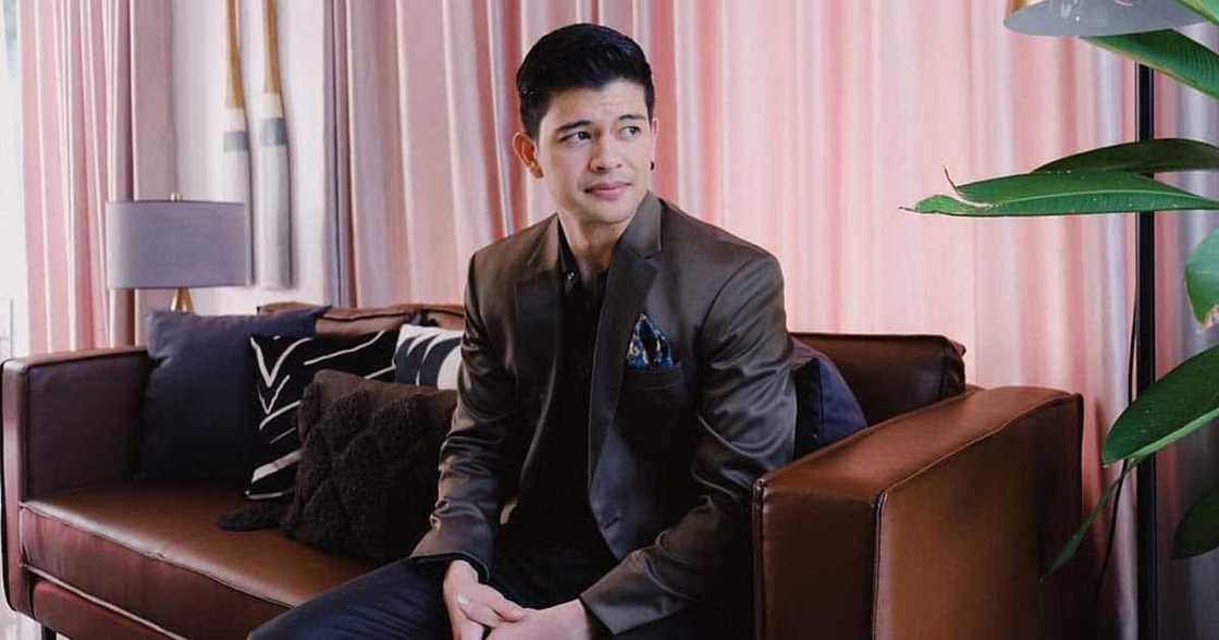 Rayver Cruz at Julie Anne San Jose, pinakilig mga netizens sa kanilang sweet duet; video, nag-viral Rayver Cruz at Julie Anne San Jose, pinakilig mga netizens sa kanilang sweet duet; video, nag-viral