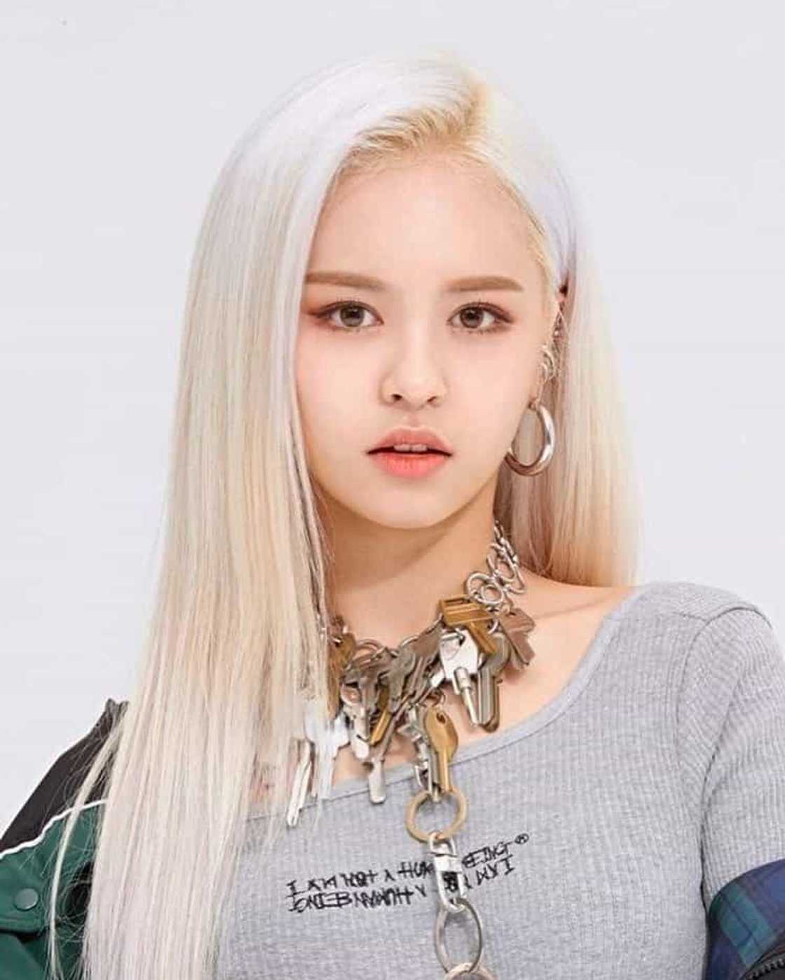 everglow members age everglow members age