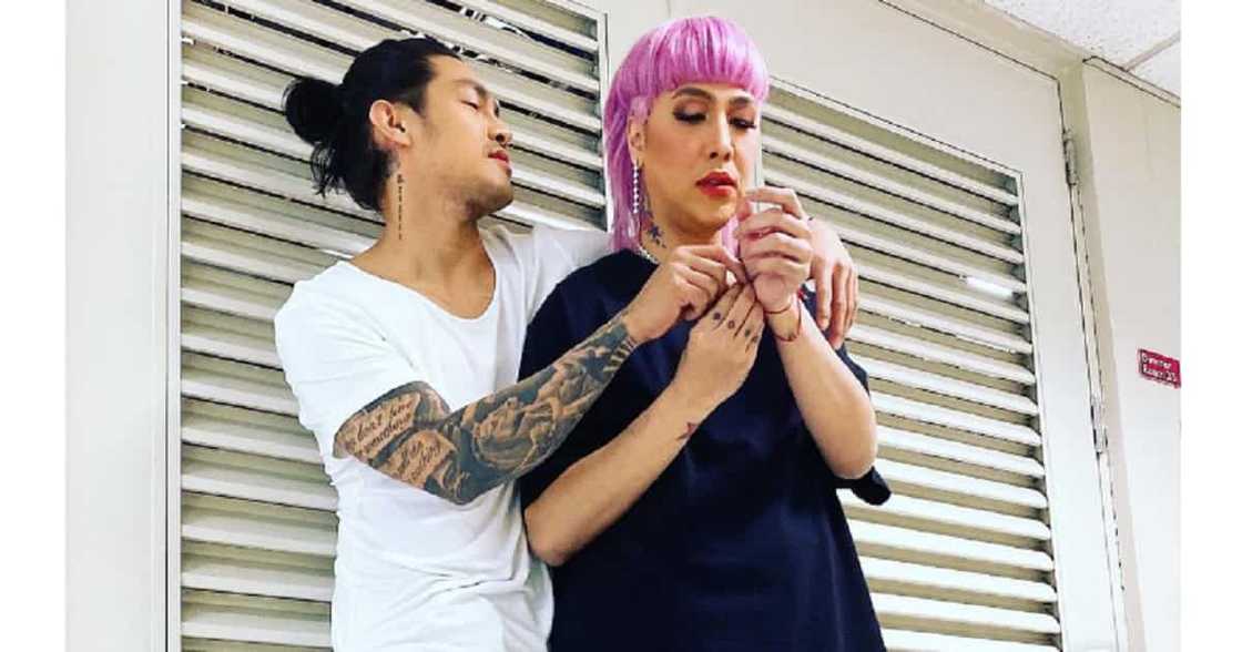 Ion Perez, pinakita ang kanilang naging biyahe ni Vice Ganda papuntang Amerika Ion Perez, pinakita ang kanilang naging biyahe ni Vice Ganda papuntang Amerika