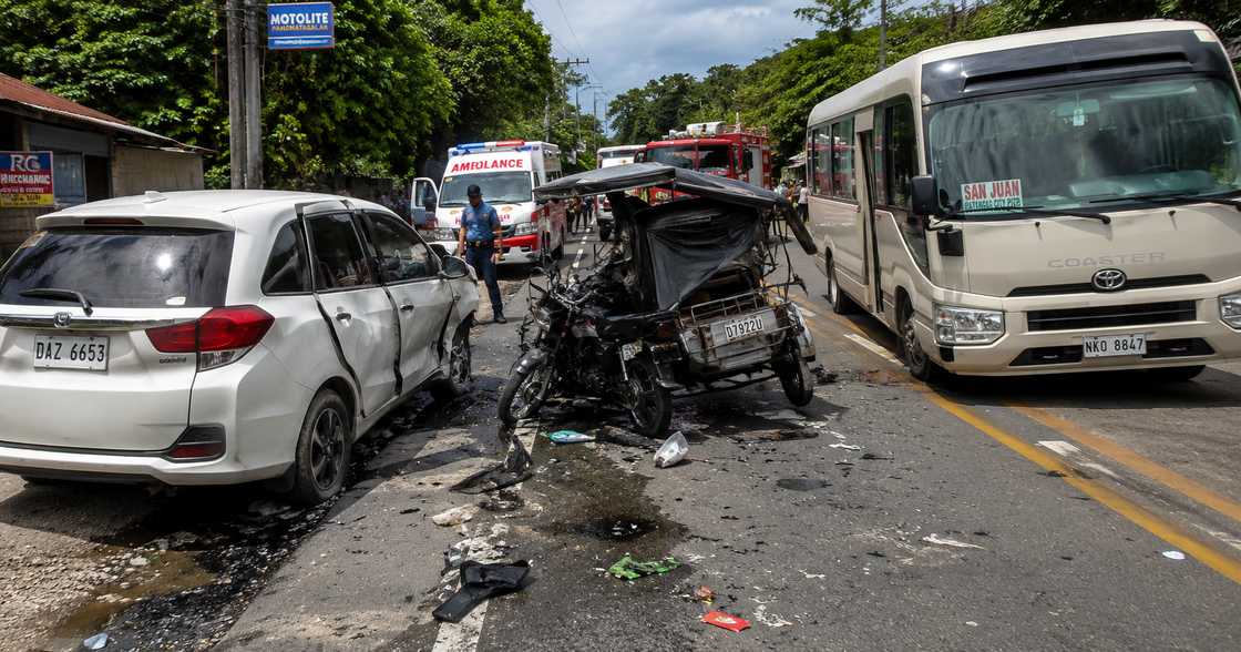 Pitong katao kabilang ang buntis, nasawi sa banggaan ng SUV, tricycle at bus sa Batangas