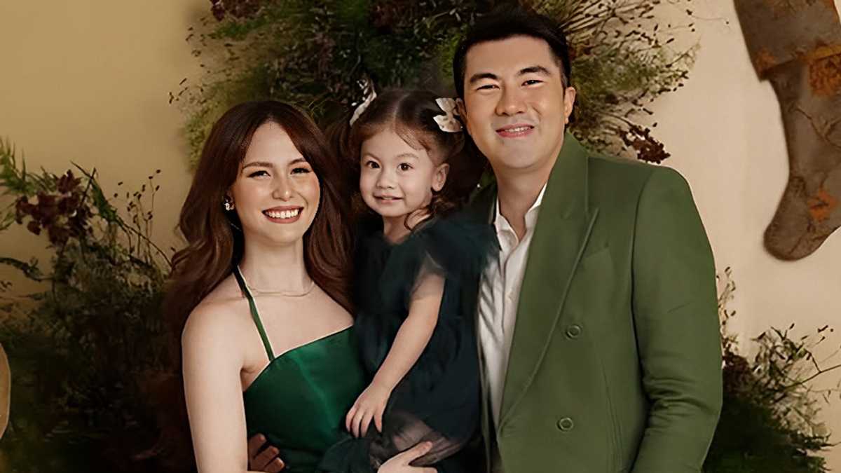 Kiyimdagi tezkor porno video Yalangoch Yurgens Daria