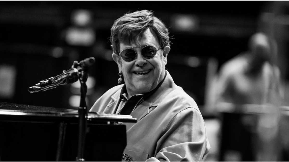 Emosyonal na Pagbali sa Pagkabulag ni Elton John, Sikat na Singer