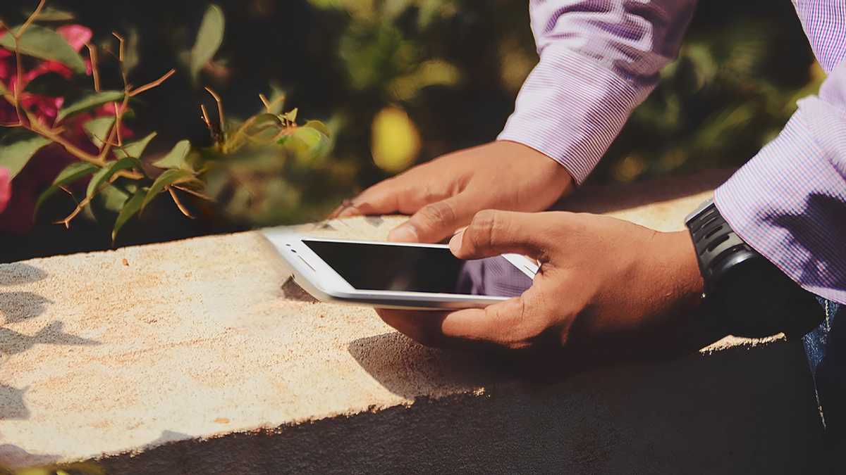 Nakalimutan ang Cellphone? Lasing na Lalaki Nabiktima ng Agarang Pagnanakaw sa Quezon City!