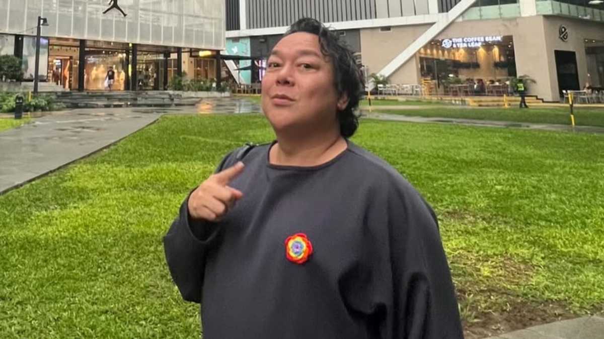John Lapus, nagpaabot ng mensahe para sa “mga anak” sa pagsisimula ng Pride Month John Lapus, nagpaabot ng mensahe para sa “mga anak” sa pagsisimula ng Pride Month