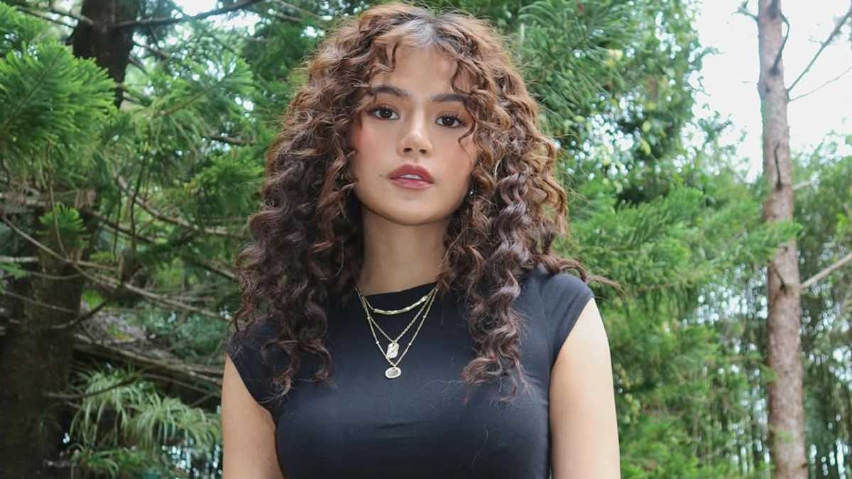 Maris Racal, ipinakita ang beautiful beach bod na nakatalikod - KAMI.COM.PH