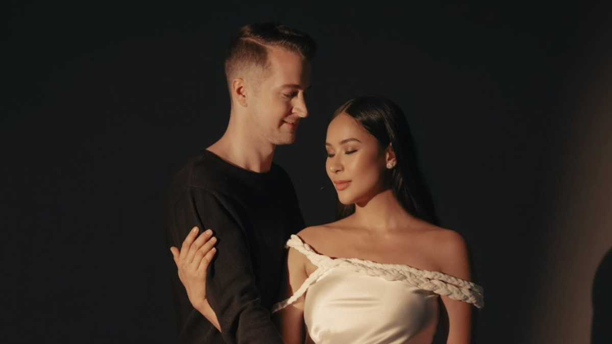 Samantha Bernardo poses for stunning maternity shoot with husband Samantha Bernardo poses for stunning maternity shoot with husband