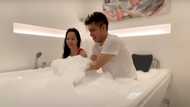 Makagwapo at bagong nobya, naligo sa kanilang hi-tech na Jacuzzi
